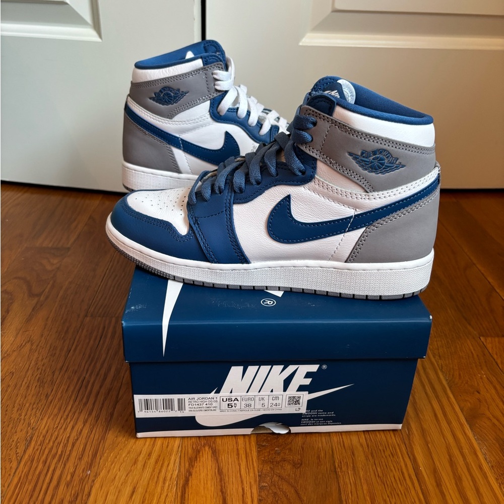 Nike Air Jordan 1